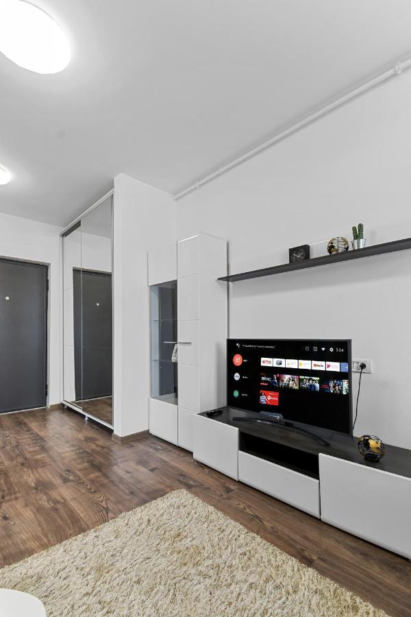Modern In New Building With Panoramic View Apartman Brassó Kültér fotó